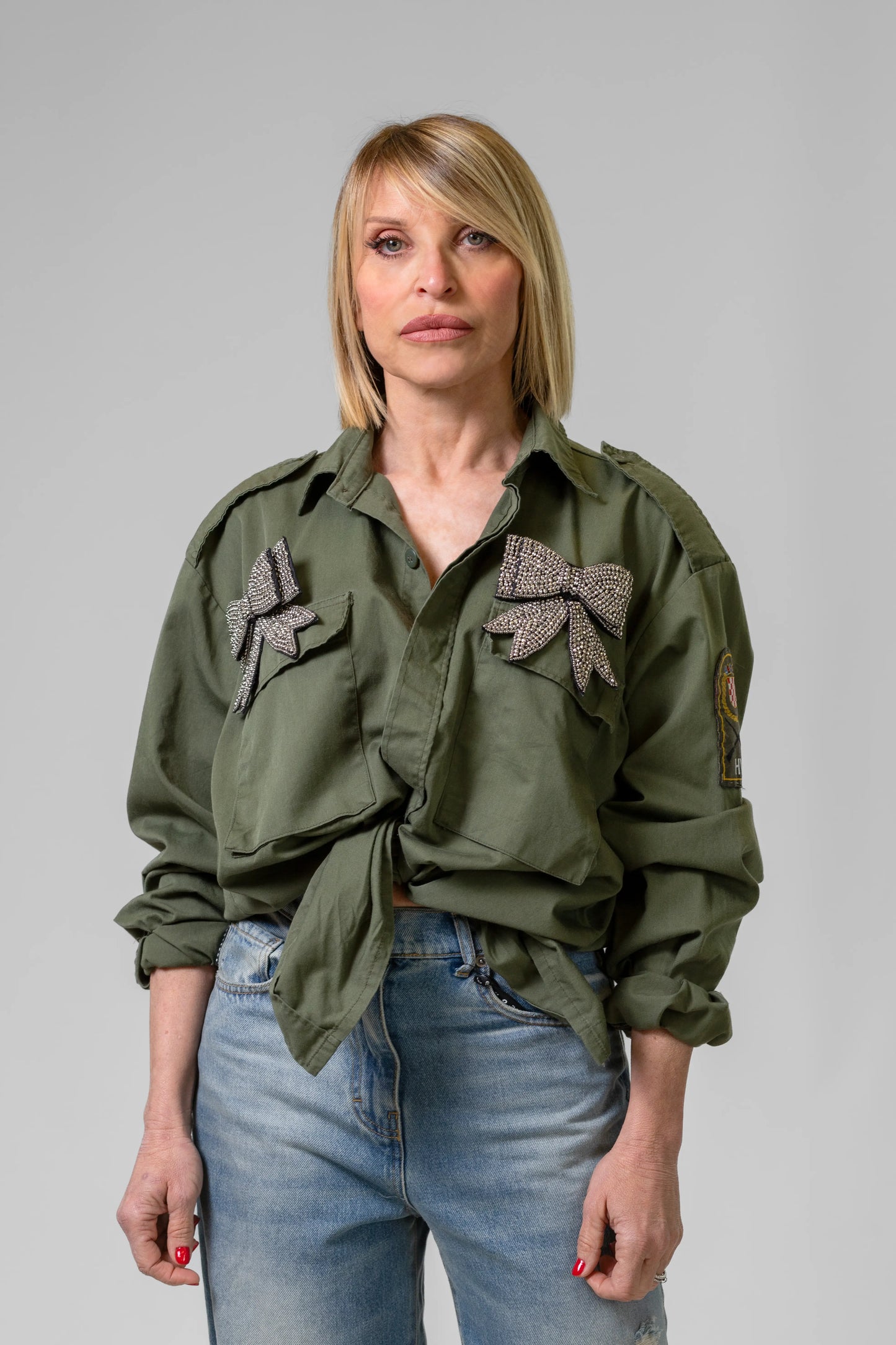 CAMICIA CON FIOCCHI